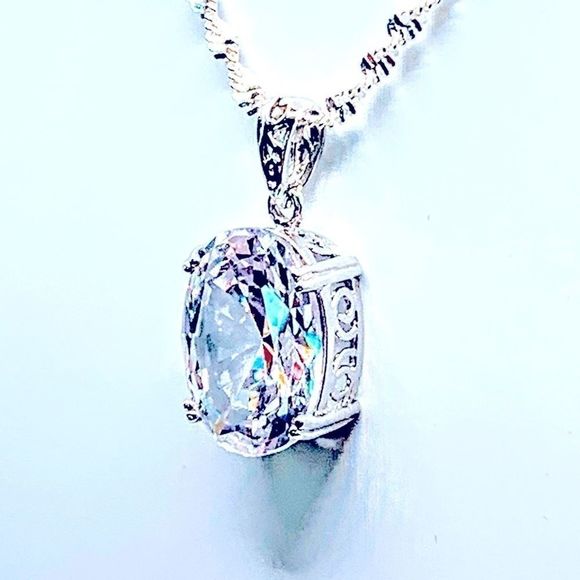 NEW! SPARKLING AUSTRIAN EMERALD CUT OVAL WHITE AUSTRIAN CRYSTAL - 925 SILVER - Picture 3 of 15